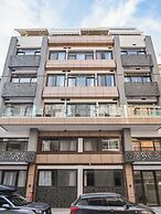 Limehome Piraeus Olive