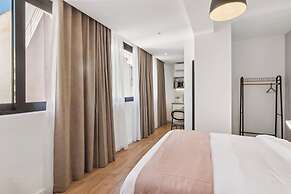Limehome Piraeus Olive