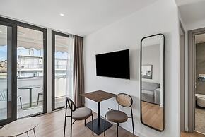 Limehome Piraeus Olive