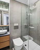 Limehome Piraeus Olive