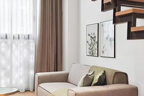Limehome Piraeus Olive