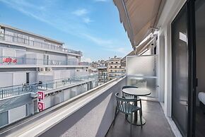 Limehome Piraeus Olive