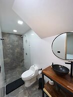 LAURELES INN