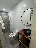 LAURELES INN