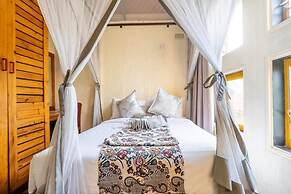 Avril Guest Lodge