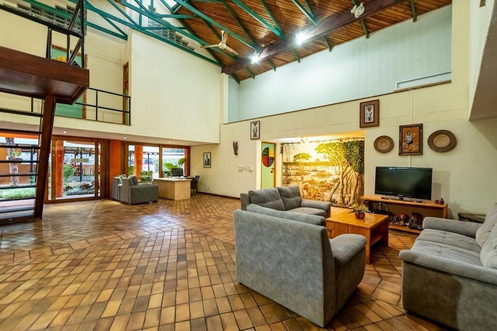 Avril Guest Lodge