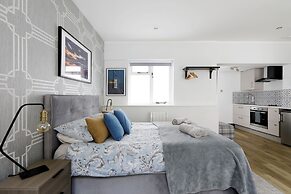 Brighton Courtyard boutique