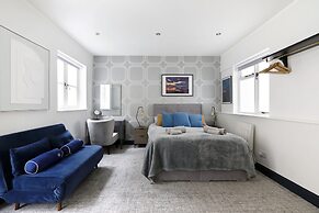 Brighton Courtyard boutique