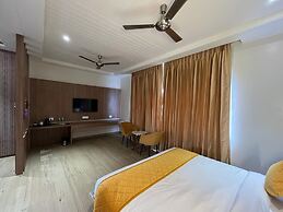 Hotel Three Seasons