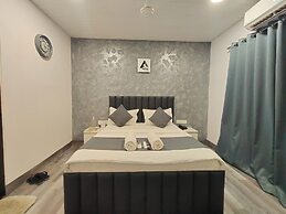 Astha Kandivali Service Apt