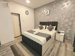 Astha Kandivali Service Apt
