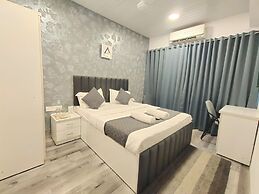 Astha Kandivali Service Apt