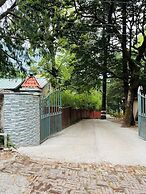 Cedar Woods - A Boutique Resort