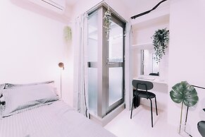 Minimalist Loft 201