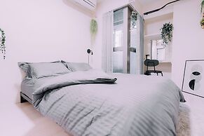Minimalist Loft 201