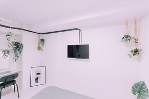Minimalist Loft 201