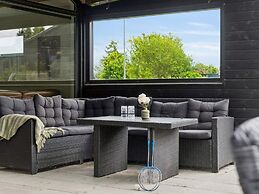 5 Star Holiday Home in Dronningmolle