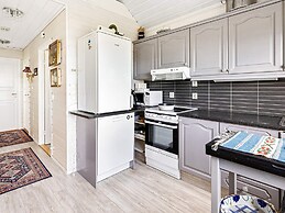 6 Person Holiday Home in Anneland
