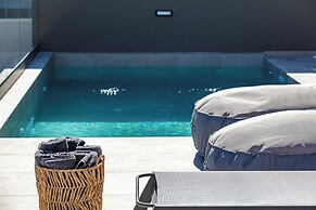 Four Horizons Luxury Villas