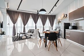NaiBnB @ Regalia Residence