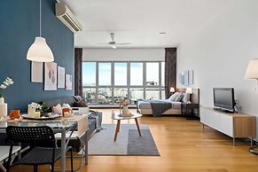 NaiBnB @ Regalia Residence