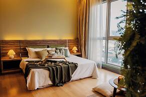 NaiBnB @ Regalia Residence