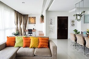 NaiBnB @ Regalia Residence