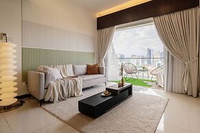 NaiBnB @ Regalia Residence