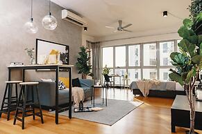NaiBnB @ Regalia Residence