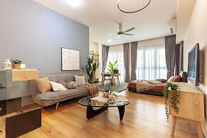 NaiBnB @ Regalia Residence