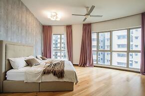 NaiBnB @ Regalia Residence