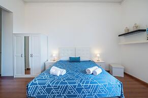 Blanco Rooms