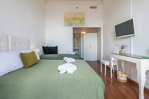 Blanco Rooms