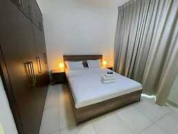 OYO HOME 1384 Luxrious 1 BHK With Balcon