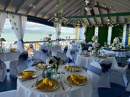 Indigo Beach Resort