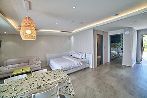 HEMIRION POOL VILLA&RESORT