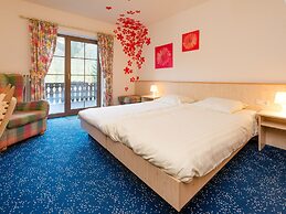 Exclusive Group House in Winterberg in the Forest