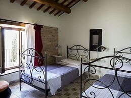 Enticing Apartment in Ascoli Piceno With Swimming Pool