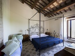 Enticing Apartment in Ascoli Piceno With Swimming Pool