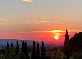 Beautiful Villa in San Giovanni del Pantano With Pool