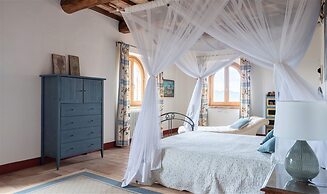 Beautiful Villa in San Giovanni del Pantano With Pool