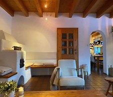 Quaint Mansion Near ski bus in Goldegg