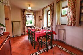 Cozy Holiday Home With Pool in Sienna Italy