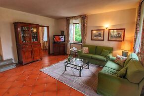 Cozy Holiday Home With Pool in Sienna Italy