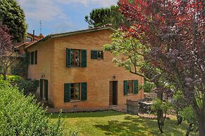 Cozy Holiday Home With Pool in Sienna Italy