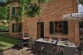 Cozy Holiday Home With Pool in Sienna Italy