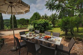 Cozy Holiday Home With Pool in Sienna Italy