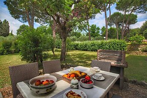 Cozy Holiday Home With Pool in Sienna Italy