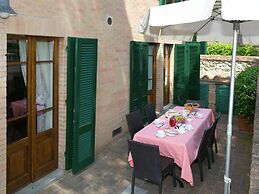 Cozy Holiday Home With Pool in Sienna Italy