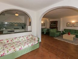 Cozy Holiday Home With Pool in Sienna Italy